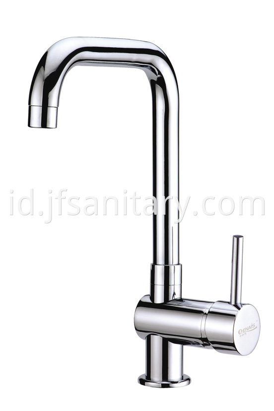 splashless kitchen faucet